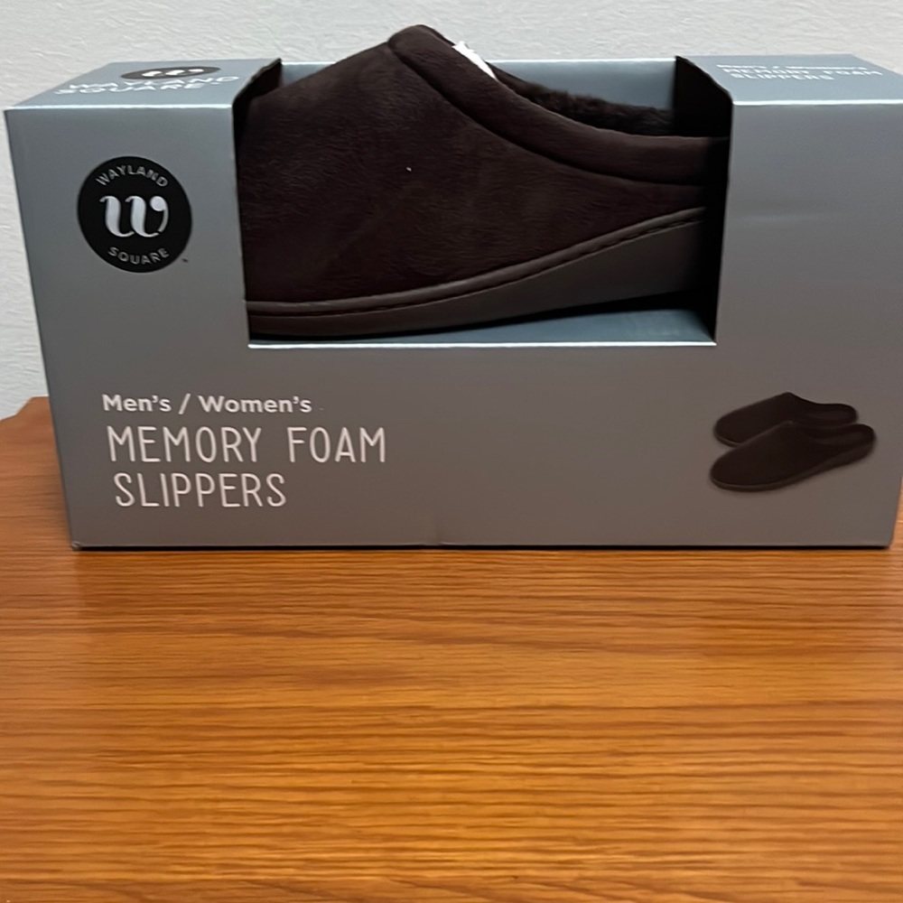 Wayland Square Memory Foam Slippers Large